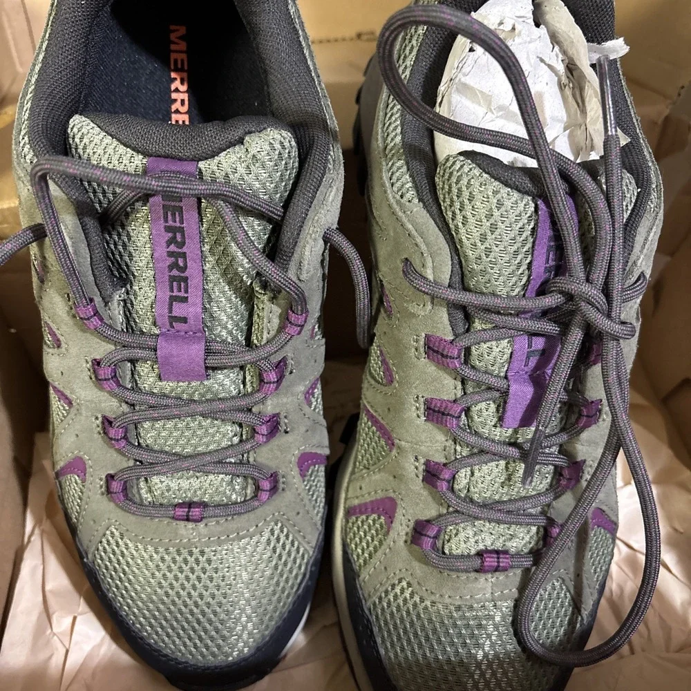 New Merrell Oakcreek‎ Olive  Waterproof Hiking Shoes Womens Sz 11 J03592